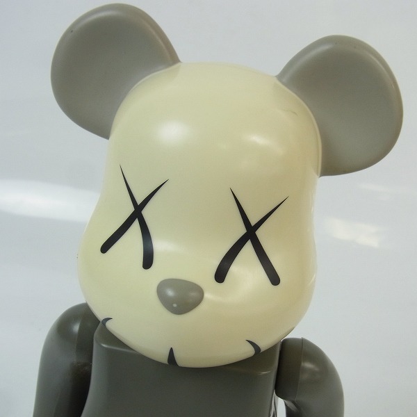 実際に弊社で買取させて頂いたMEDICOM TOY/メディコムトイ BE@BRICK×KAWS/ベアブリック×カウズ 2002 1st/ファースト コラボ 400% の画像 5枚目