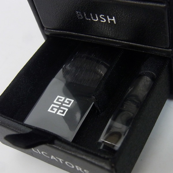実際に弊社で買取させて頂いた【未使用】GIVENCHY/ジバンシィ TRAVEL EXCLUSIVE/トラベルエクスクルーシブ コスメの画像 3枚目