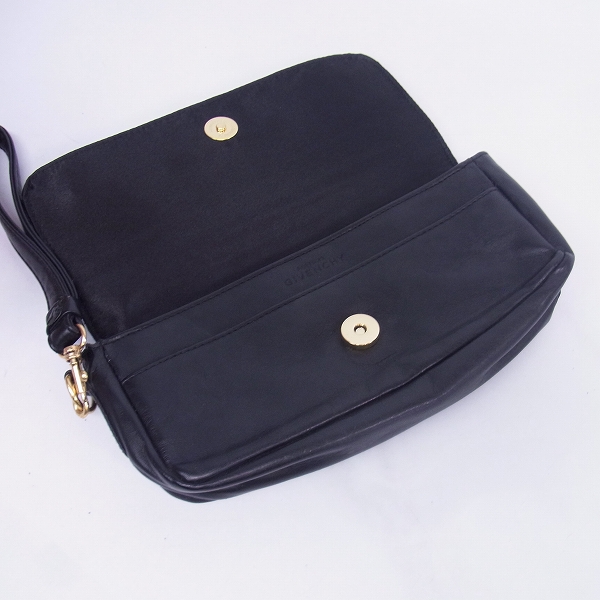 実際に弊社で買取させて頂いたGIVENCHY/ジバンシー スタッズ ポーチ 星 ブラックの画像 3枚目