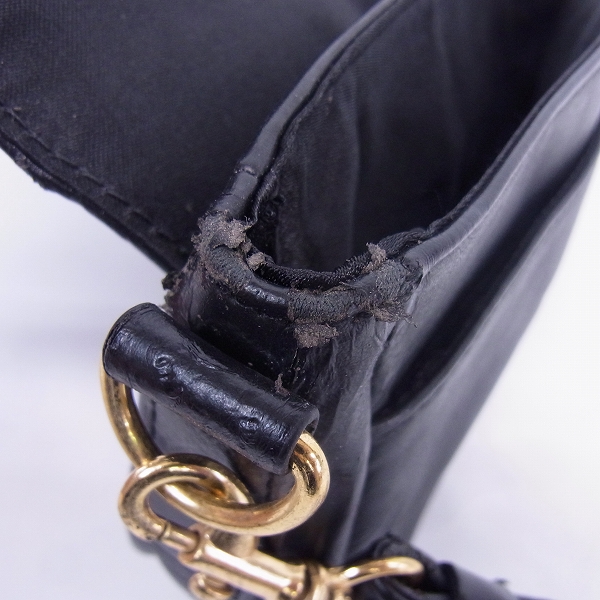 実際に弊社で買取させて頂いたGIVENCHY/ジバンシー スタッズ ポーチ 星 ブラックの画像 5枚目