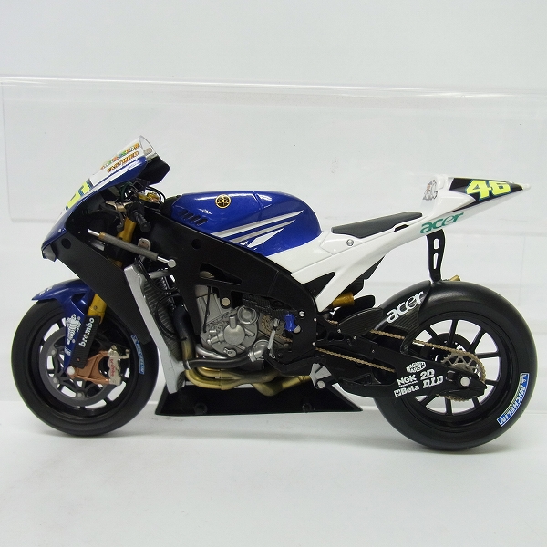 実際に弊社で買取させて頂いたMINICHAMPS/ミニチャンプス 1/12 Yamaha YZR-M1 Valentino Rossi Moto GP 2007/122 073046の画像 1枚目