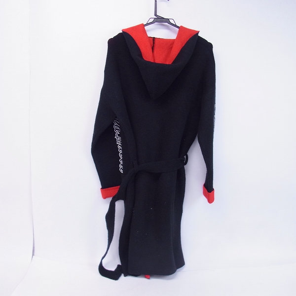 実際に弊社で買取させて頂いたFILA/フィラ フード付 ドローストリングウエスト ガウン ブラック×レッド/Mの画像 1枚目