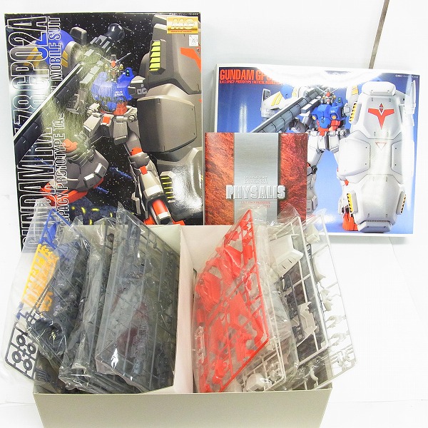 実際に弊社で買取させて頂いた[未組立]バンダイ 1/100 MG クリスタルver ガンダム2号機 RX-78-2/試作2号機 RX-78 GP02A プラモデル 2点セットの画像 3枚目