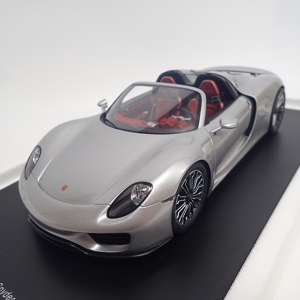 実際に弊社で買取させて頂いたSPARK/スパーク 1/18 ポルシェ918 SPYDER オープンループ 18S172