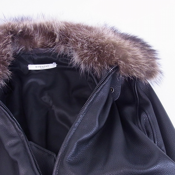実際に弊社で買取させて頂いたGIVENCHY/ジバンシー ラクーンファー ジャケット/ブルゾン 46の画像 6枚目