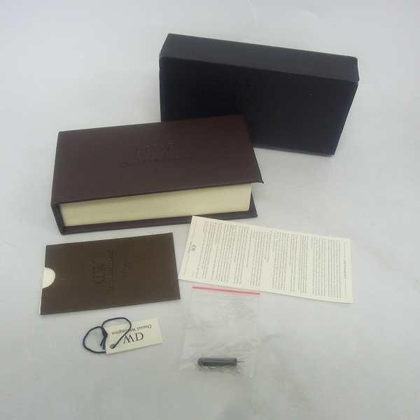 実際に弊社で買取させて頂いたDaniel Wellington/ダニエルウェリントン CLASSIC BLACK クオーツ 腕時計 DW00100147【動作未確認】の画像 4枚目