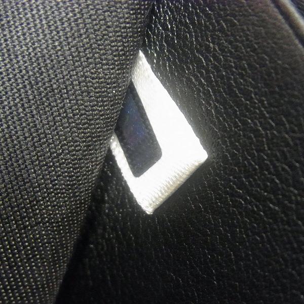 実際に弊社で買取させて頂いたJIMMY CHOO/ジミーチュウ スターエンボス Black グレイニーレザー スモールウォレット 3つ折り財布の画像 6枚目