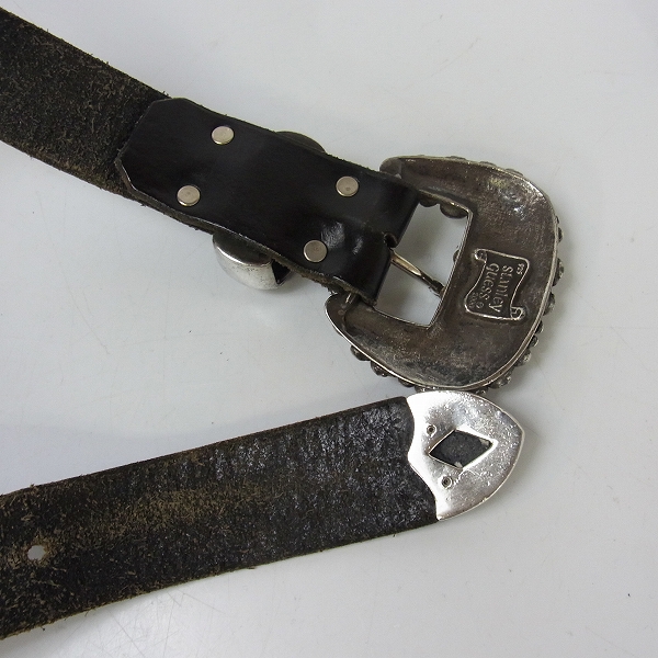 実際に弊社で買取させて頂いたSTANLEY GUESS/スタンリーゲス 1ピースレザーベルトw/マルチスカルバックル ロゴプレートセットの画像 1枚目