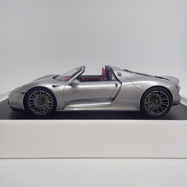 実際に弊社で買取させて頂いたSPARK/スパーク 1/18 ポルシェ918 SPYDER オープンループ 18S172の画像 1枚目