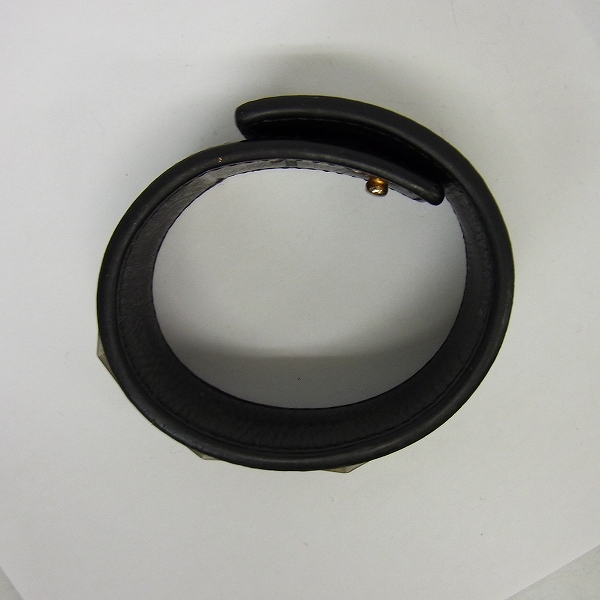 実際に弊社で買取させて頂いたGIVENCHY/ジバンシィ スター/星 スタッズレザーバングルの画像 4枚目