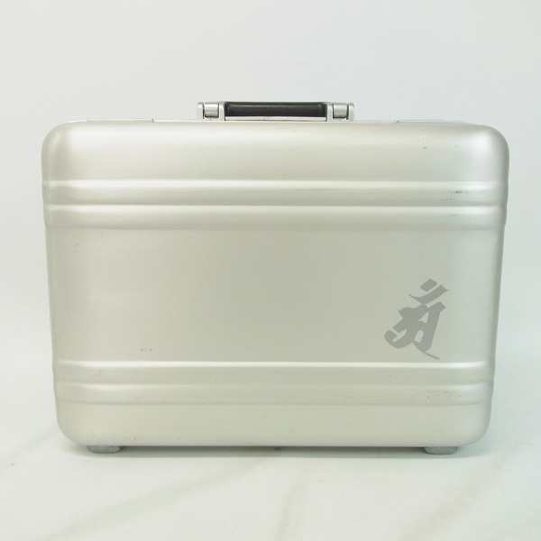 実際に弊社で買取させて頂いたZERO HALLIBURTON/ゼロハリバートン スリムライン アルミニウムアタッシュケース 04819466