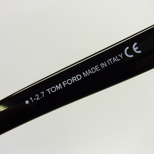 実際に弊社で買取させて頂いたTOM FORD/トムフォード サングラス/サングラスフレーム/TF211AF 02Cの画像 3枚目