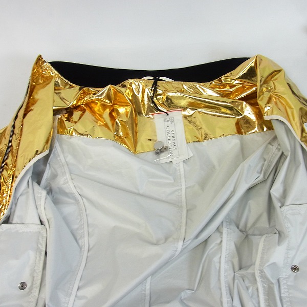 実際に弊社で買取させて頂いたVERSACE COLLECTION/ヴェルサーチ コレクション ライン Shiny Gold Bomber ゴールド ブルゾン ジャケット/48の画像 6枚目