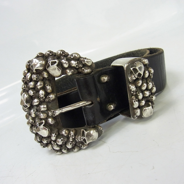 実際に弊社で買取させて頂いたSTANLEY GUESS/スタンリーゲス 1ピースレザーベルトw/マルチスカルバックル ロゴプレートセット