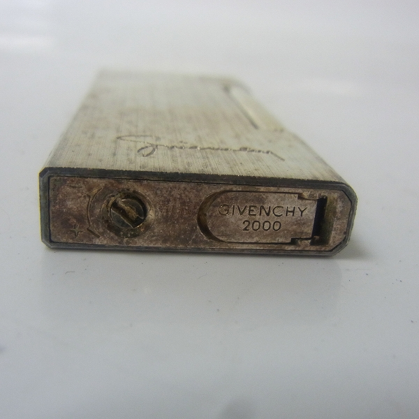 実際に弊社で買取させて頂いたGIVENCHY/ジバンシー ガスライター シルバーの画像 4枚目