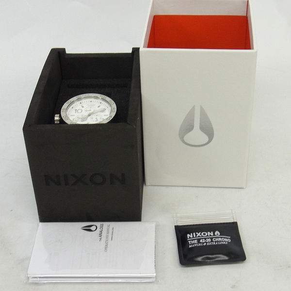 実際に弊社で買取させて頂いたNIXON/ニクソン クロノグラフ 42-20 CHRONO HIGH POLISH　シルバー/A037-945の画像 4枚目