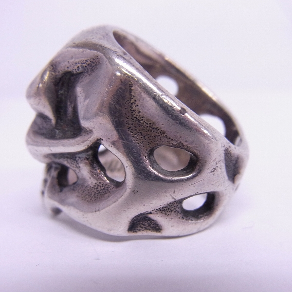 実際に弊社で買取させて頂いた【証明書付き】TRAVIS WALKER/トラヴィスワーカー スカルリングwガーネットアイズandダイヤモンド トゥース/19号の画像 2枚目