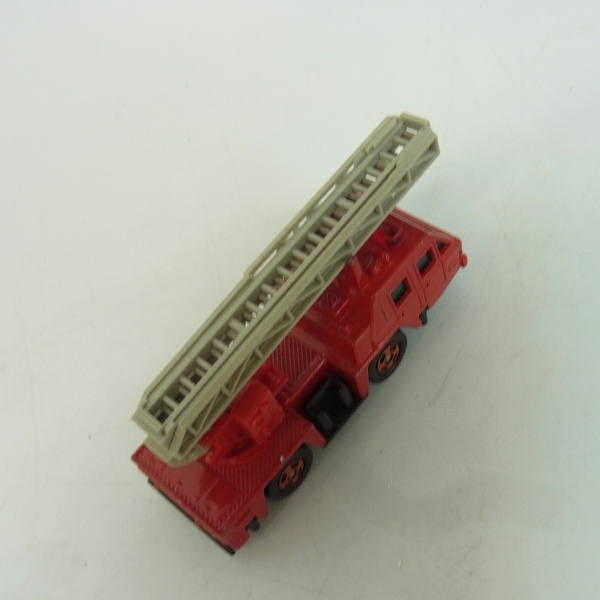 実際に弊社で買取させて頂いた赤箱 トミカ 22 日産/ニッサン ディーゼル ハシゴ付消防車 日本製の画像 4枚目