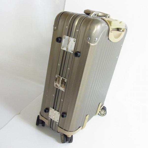 実際に弊社で買取させて頂いたRIMOWA/リモワ TOPAS/トパーズ チタニウム 4輪 スーツケース/キャリーバッグ 945.52 の画像 2枚目