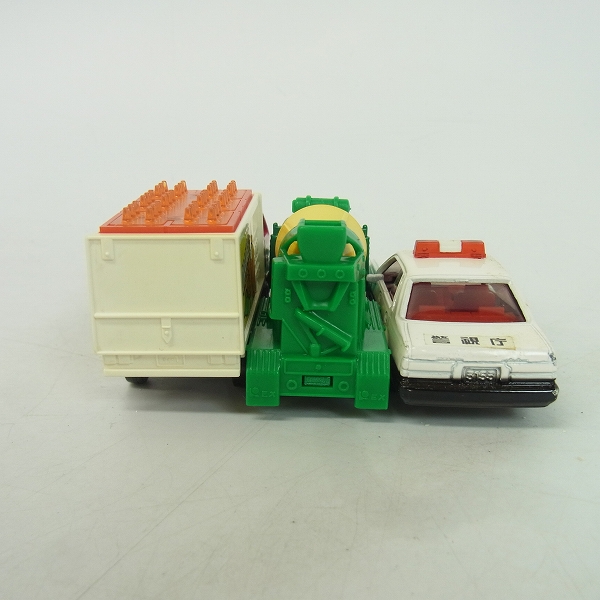 実際に弊社で買取させて頂いたトミカ F18 アメリカン ミキサー車/13 日産 セドリック 4ドアH.T パトロールカー/32 いすゞ エルフ 日本製 3点セットの画像 3枚目