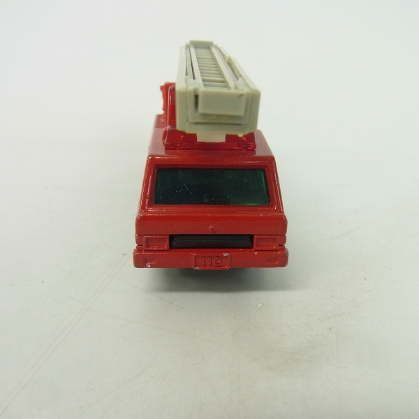 実際に弊社で買取させて頂いた赤箱 トミカ 22 日産/ニッサン ディーゼル ハシゴ付消防車 日本製の画像 1枚目