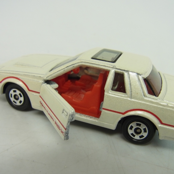 実際に弊社で買取させて頂いた赤箱 トミカ 6 日産/ニッサン シルビアクーペ 白 日本製の画像 4枚目