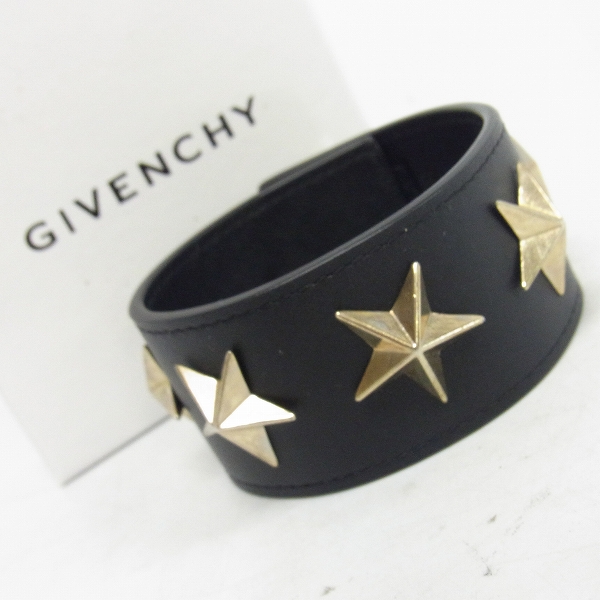 実際に弊社で買取させて頂いたGIVENCHY/ジバンシー スタースタッズ レザーブレスレット 