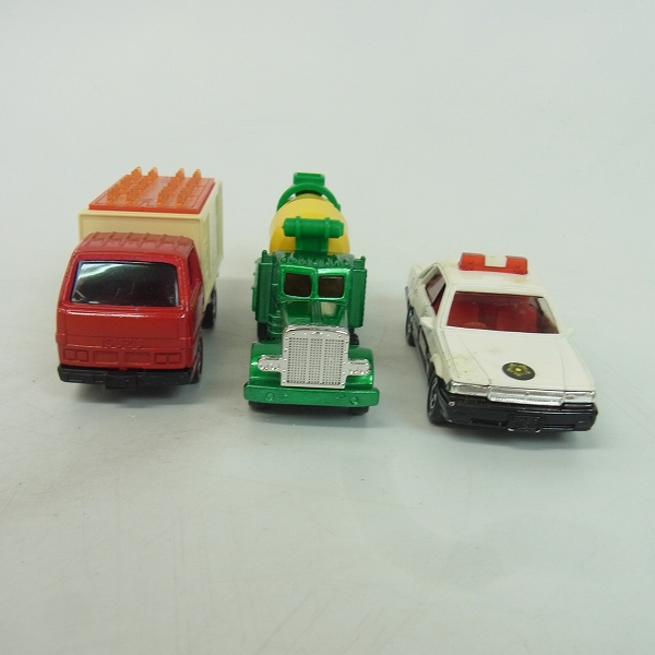 実際に弊社で買取させて頂いたトミカ F18 アメリカン ミキサー車/13 日産 セドリック 4ドアH.T パトロールカー/32 いすゞ エルフ 日本製 3点セットの画像 1枚目