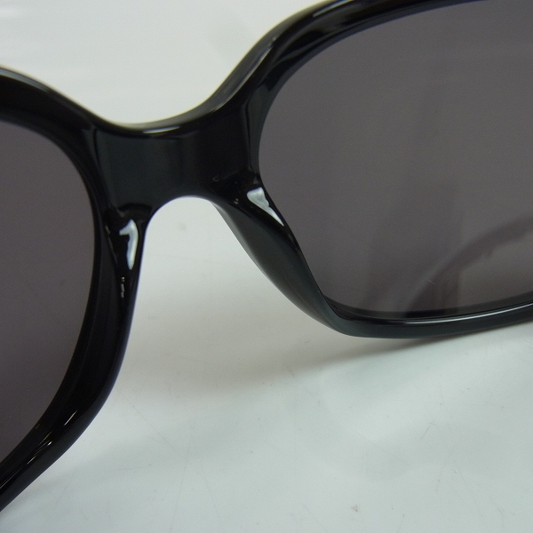 実際に弊社で買取させて頂いたGIVENCHY/ジバンシー フルリム サングラス/アイウェア SGV716の画像 4枚目