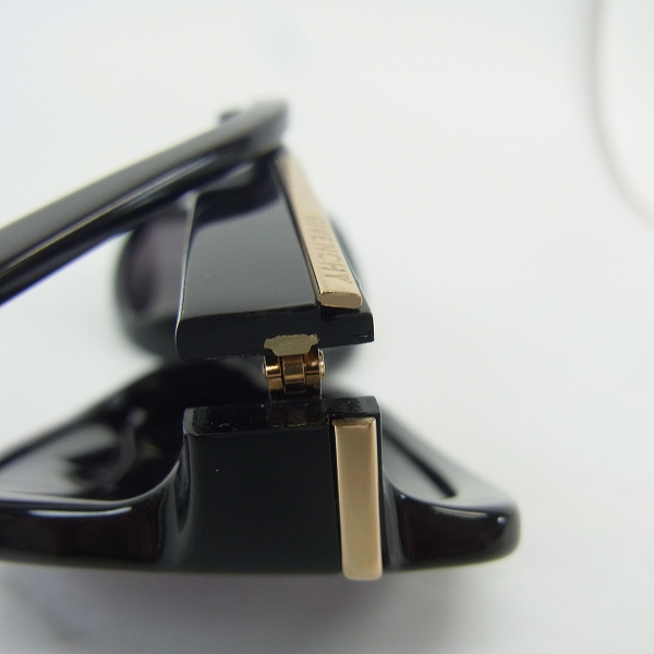 実際に弊社で買取させて頂いたGIVENCHY/ジバンシー フルリム サングラス/アイウェア SGV716の画像 8枚目