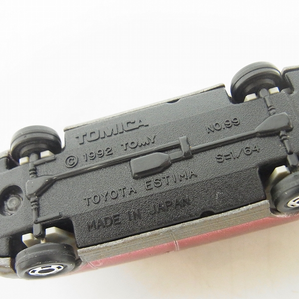 実際に弊社で買取させて頂いた赤箱 トミカ 99 TOYOTA/トヨタ エスティマ 赤 日本製の画像 5枚目
