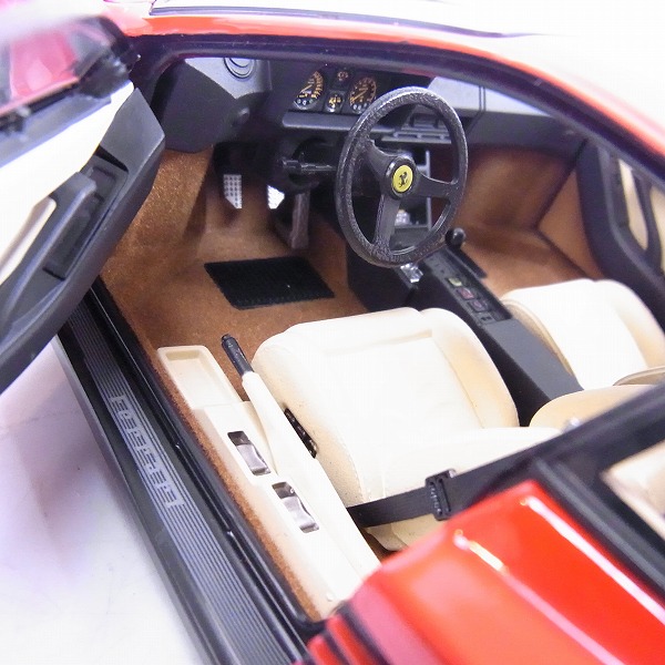 実際に弊社で買取させて頂いたKYOSHO/京商 1/18 フェラーリ テスタロッサ ダイキャストミニカー No.08422Rの画像 6枚目