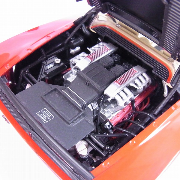 実際に弊社で買取させて頂いたKYOSHO/京商 1/18 フェラーリ テスタロッサ ダイキャストミニカー No.08422Rの画像 4枚目