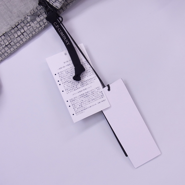 実際に弊社で買取させて頂いた【未使用】C.P. COMPANY/シーピーカンパニー ゴーグルジャケット マウンテンパーカー/44の画像 8枚目