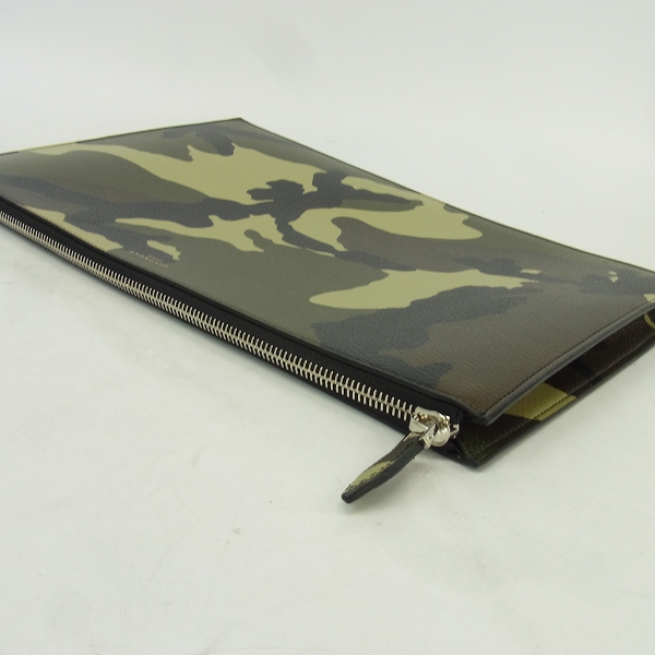 実際に弊社で買取させて頂いたGIVENCHY/ジバンシー カモフラージュ柄 レザー クラッチバッグの画像 2枚目