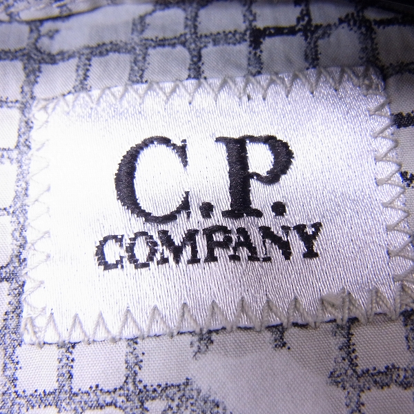 実際に弊社で買取させて頂いた【未使用】C.P. COMPANY/シーピーカンパニー ゴーグルジャケット マウンテンパーカー/44の画像 2枚目
