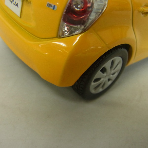 翔洋 TOYOTA/トヨタ パッソ/アクア 1/30 ミニカー 非売品 ソーダ