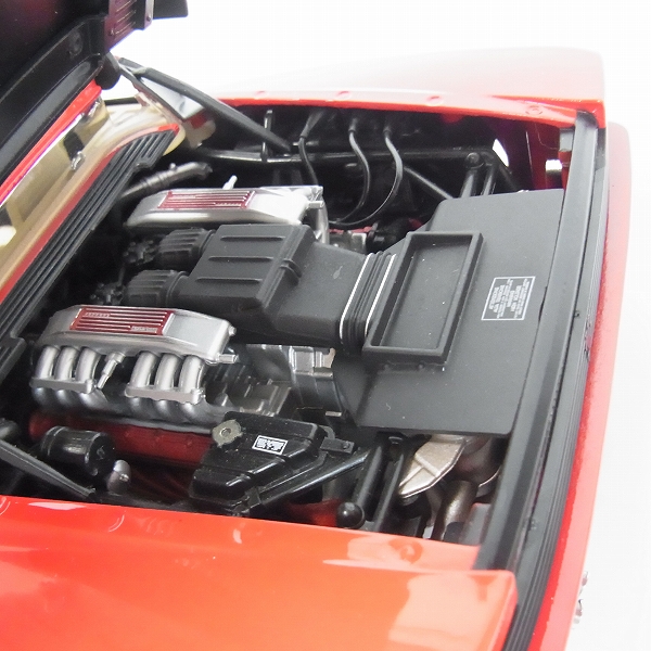 実際に弊社で買取させて頂いたKYOSHO/京商 1/18 フェラーリ テスタロッサ ダイキャストミニカー No.08422Rの画像 5枚目