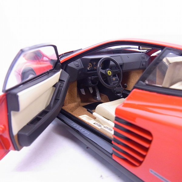 実際に弊社で買取させて頂いた京商 1/18 Ferrari/フェラーリ テスタロッサ レッド No.08422R ミニカーの画像 5枚目