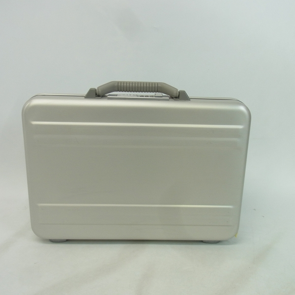 実際に弊社で買取させて頂いたZERO HALLIBURTON/ゼロハリバートン ダイヤルロック付き/ミニアタッシュケース