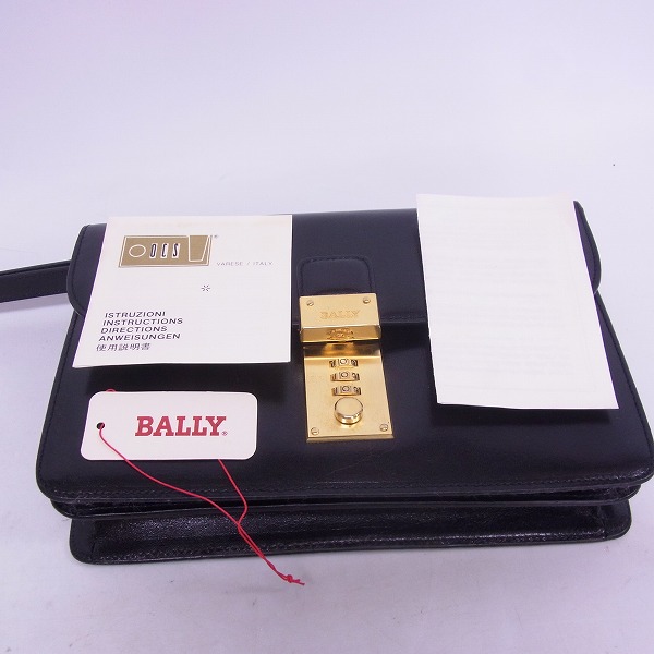 実際に弊社で買取させて頂いたBALLY/バリー レザー ショルダーバッグ/ポーチ クラッチバッグ/ハンドバッグ 2点セットの画像 8枚目