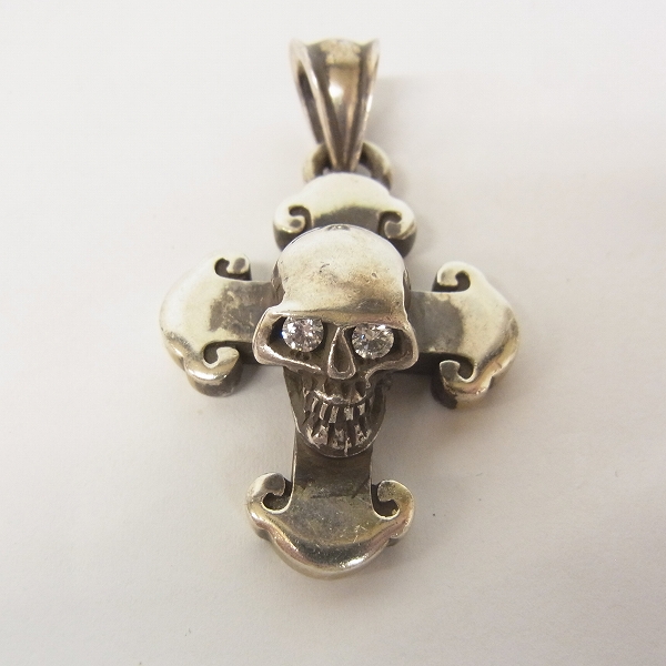 実際に弊社で買取させて頂いたSTANLEY GUESS/スタンリーゲス クロスwラージスカルペンダント チャーム の画像 1枚目