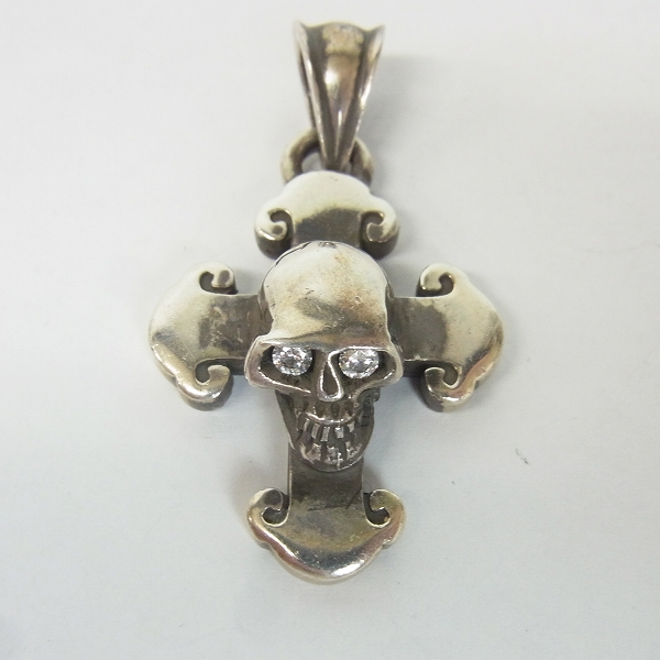 実際に弊社で買取させて頂いたSTANLEY GUESS/スタンリーゲス クロスwラージスカルペンダント チャームの画像 1枚目