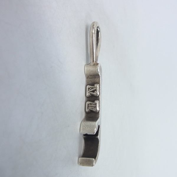 実際に弊社で買取させて頂いた【ギャラ付】STANLEY GUESS/スタンリーゲス 10周年 3スカル ボトルオープナー キーリングの画像 2枚目