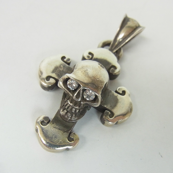 実際に弊社で買取させて頂いたSTANLEY GUESS/スタンリーゲス クロスwラージスカルペンダント チャーム