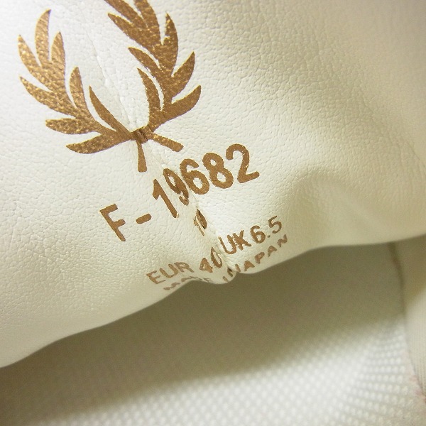 実際に弊社で買取させて頂いたFRED PERRY/フレッドペリー ローカット レザースニーカー F19682/40の画像 5枚目