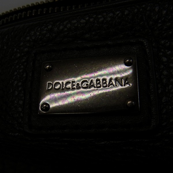 実際に弊社で買取させて頂いたDolce&Gabbana/ドルチェ&ガッバーナ レザー ショルダーバッグ プレート 鍵付きの画像 4枚目