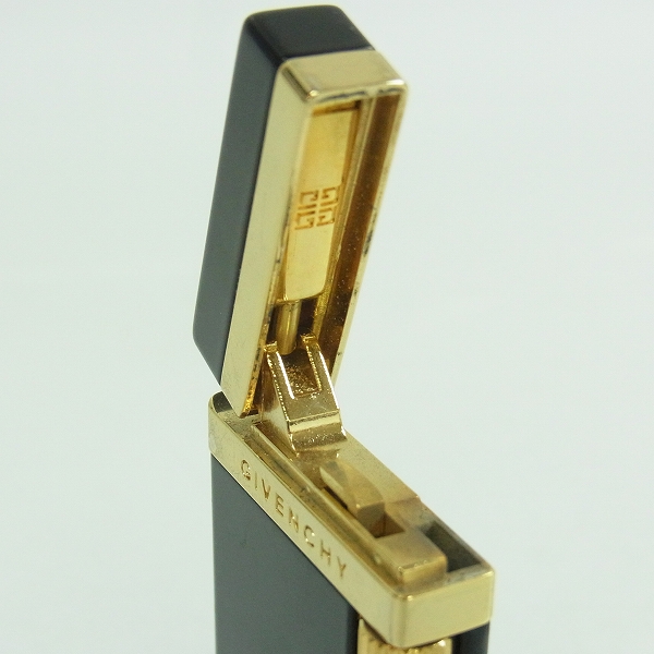 実際に弊社で買取させて頂いたGIVENCY/ジバンシィ フリントガスライター ブラック×ゴールドの画像 3枚目