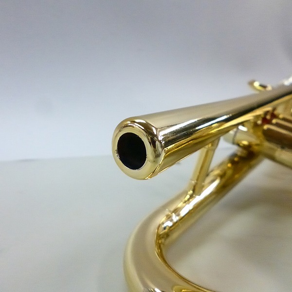 実際に弊社で買取させて頂いた【詳細不明】TROMBA/トロンバ TRUMPET プラスチックトランペット ケース/マウスピース付きの画像 7枚目