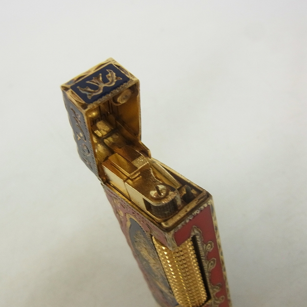 実際に弊社で買取させて頂いたdunhill/ダンヒル ローラガスライター 五面彫刻 ゴールドの画像 4枚目